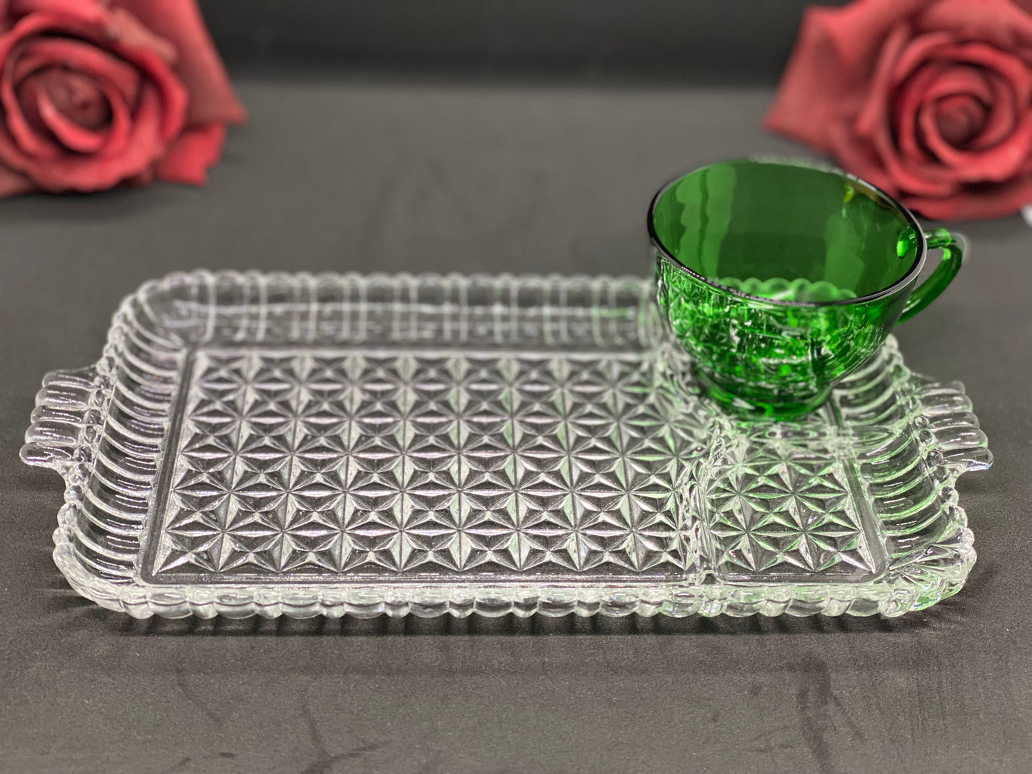 Vintage Anchor Hocking Anchorglass Serva Snack Set 4 Serving Trays & Green Cups