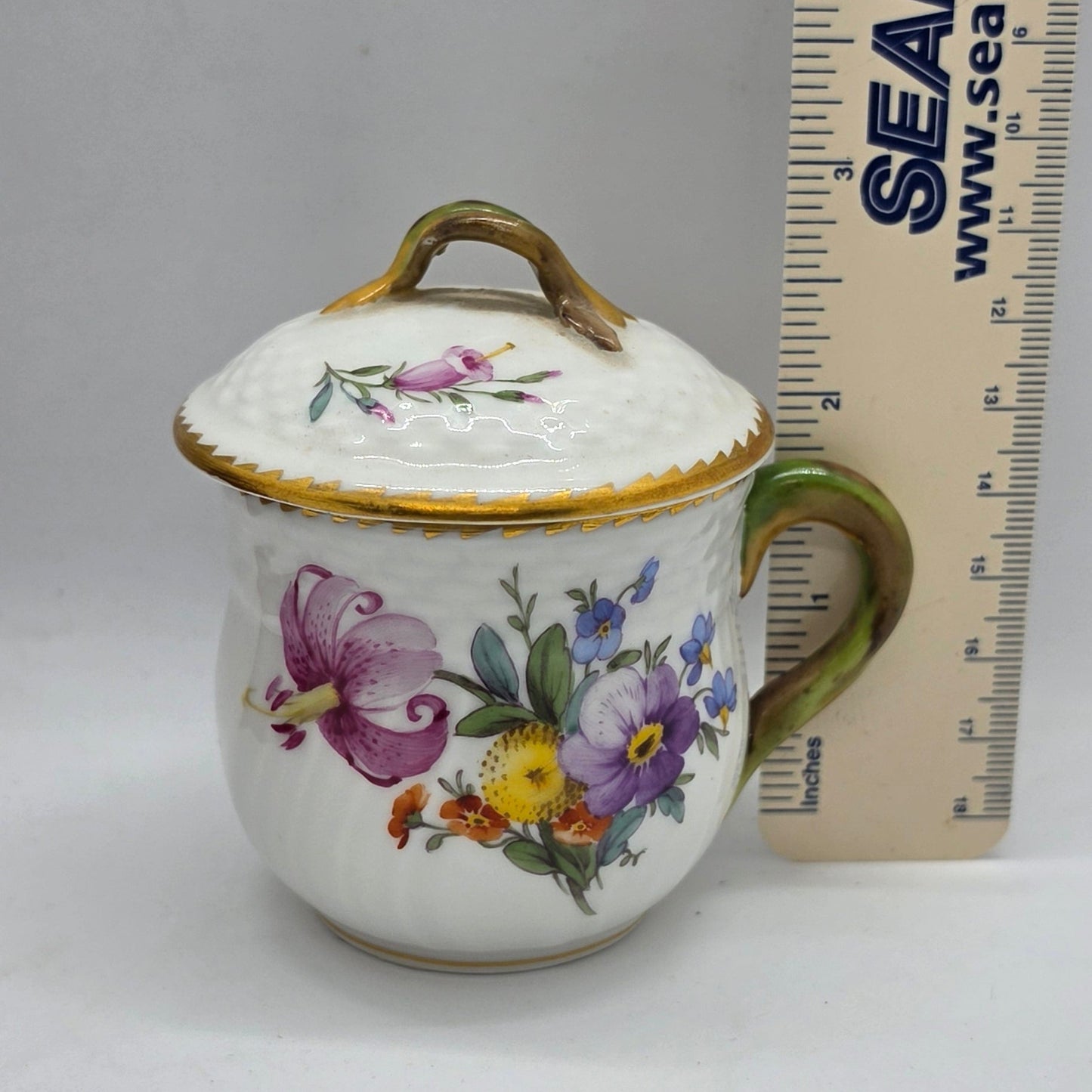 Royal Copenhagen #1542 Saxon Flower Porcelain Pot de Creme with lid