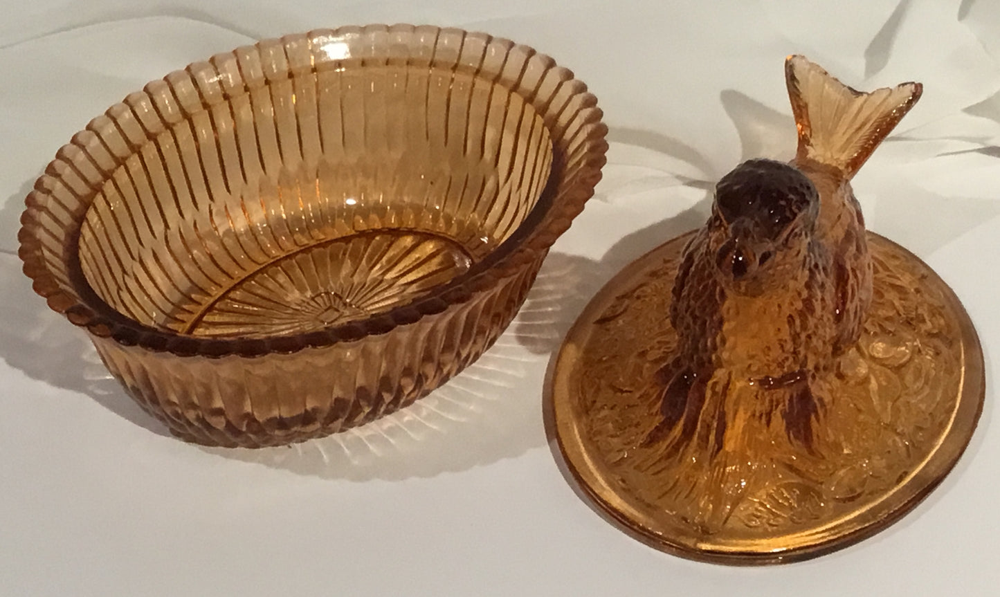Degenhart Amber Art Glass Robin On Nest Heart Mark “D”