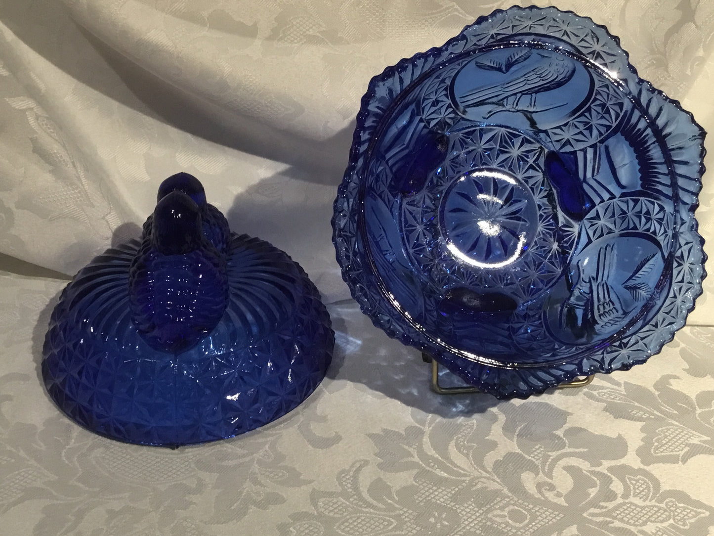 Original Hofbauer Byreds Cobalt Blue Glass 3-Footed Candy Dish w/Love Birds