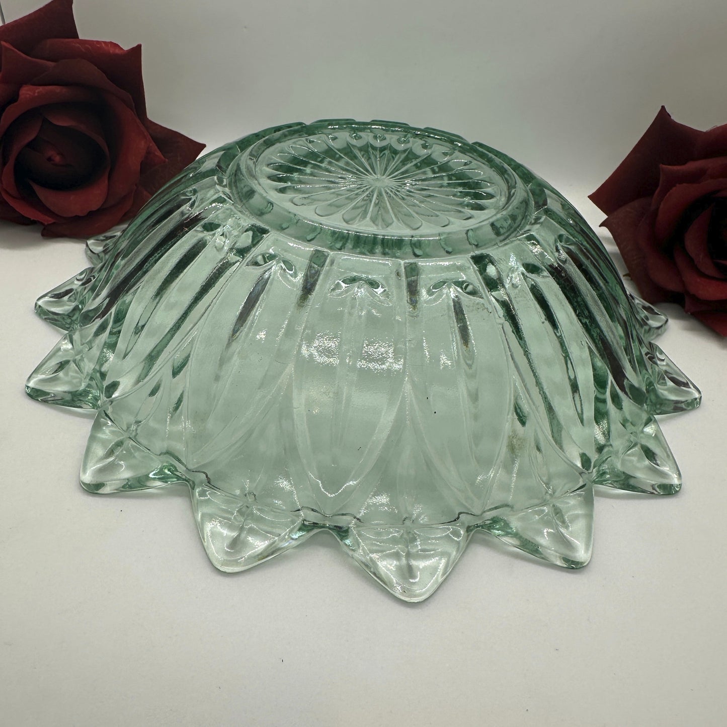 10" FEDERAL GLASS PETAL FLOWER BOWL GREEN