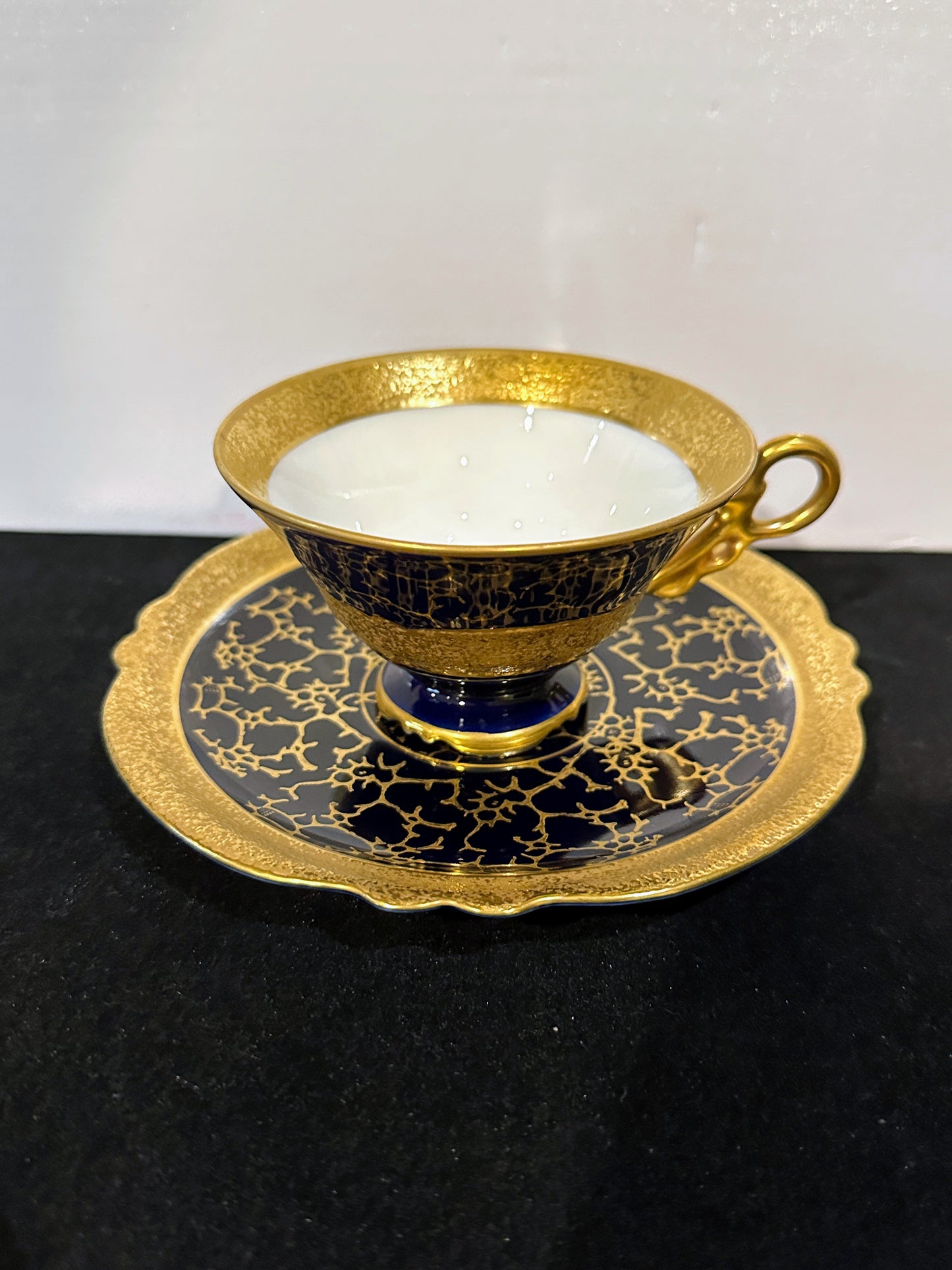JLMENAU Echt Kobalt Tea Cup & Saucer 24K Gold
