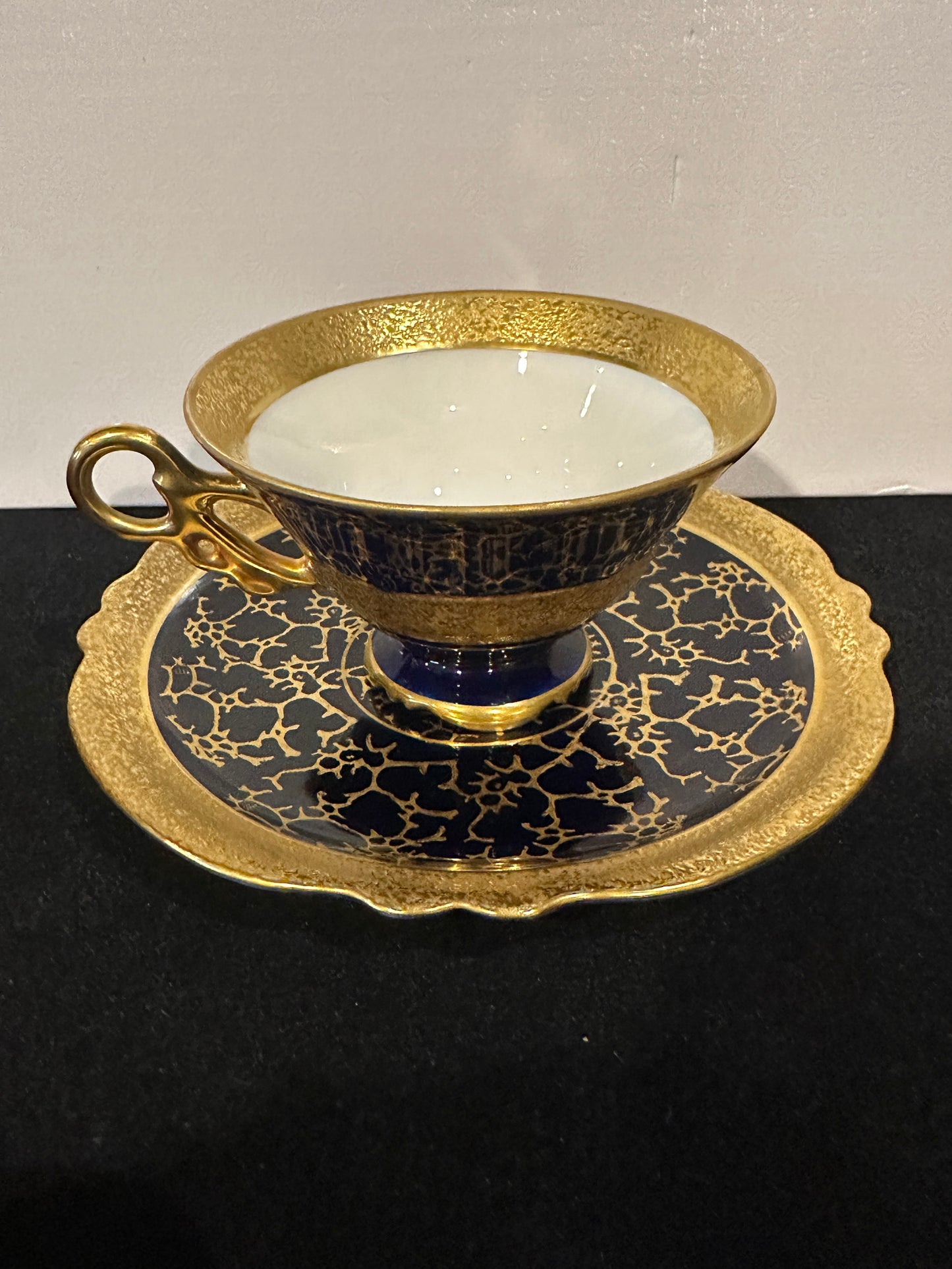 JLMENAU Echt Kobalt Tea Cup & Saucer 24K Gold