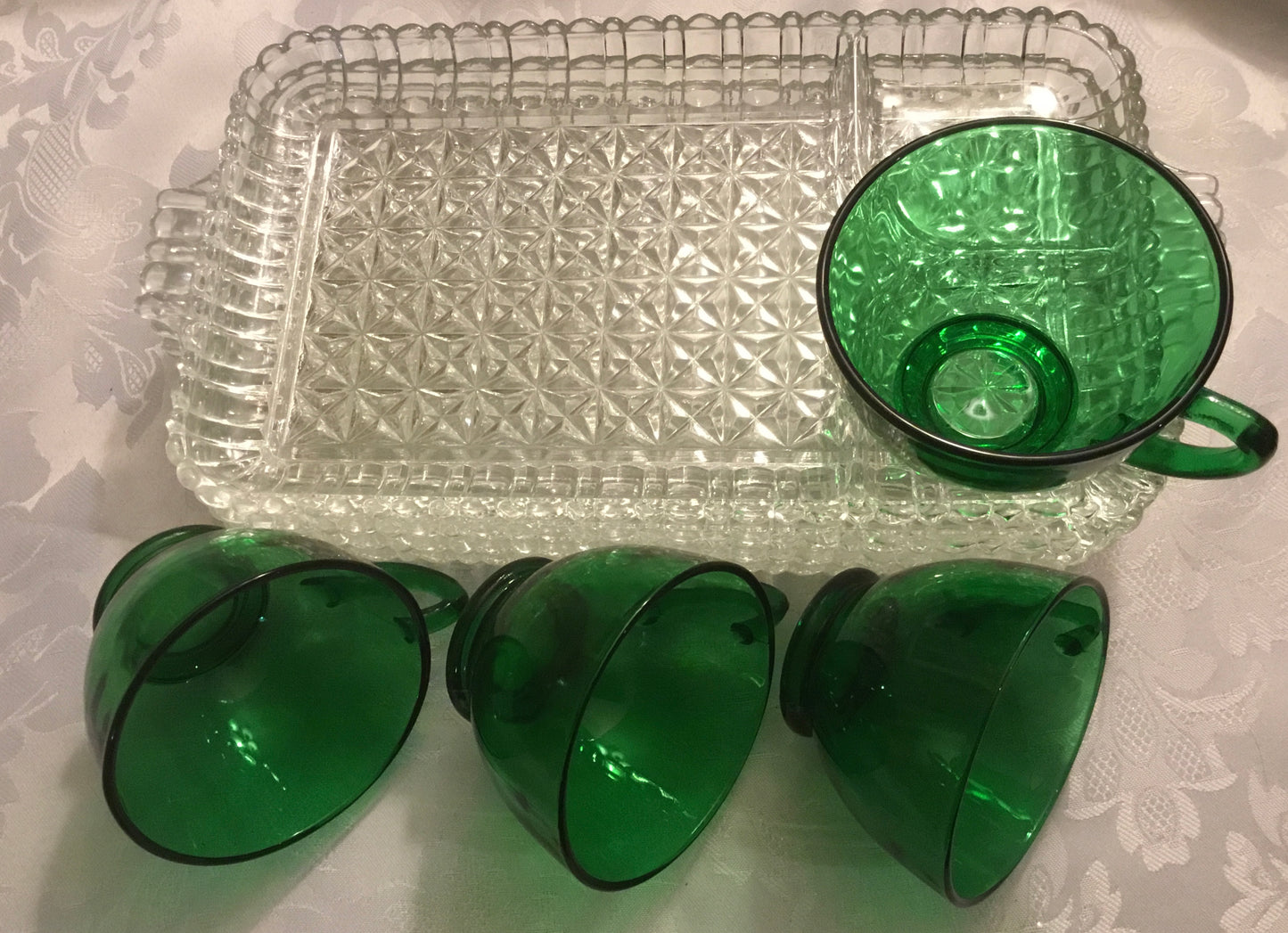 Vintage Anchor Hocking Anchorglass Serva Snack Set 4 Serving Trays & Green Cups