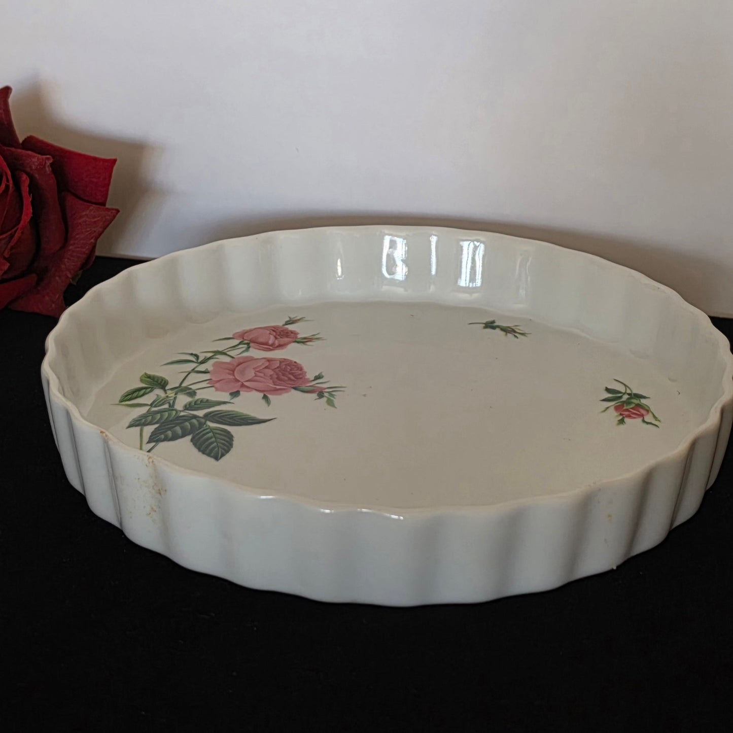 Christineholm 9” Rose Decorative Quiche Dish