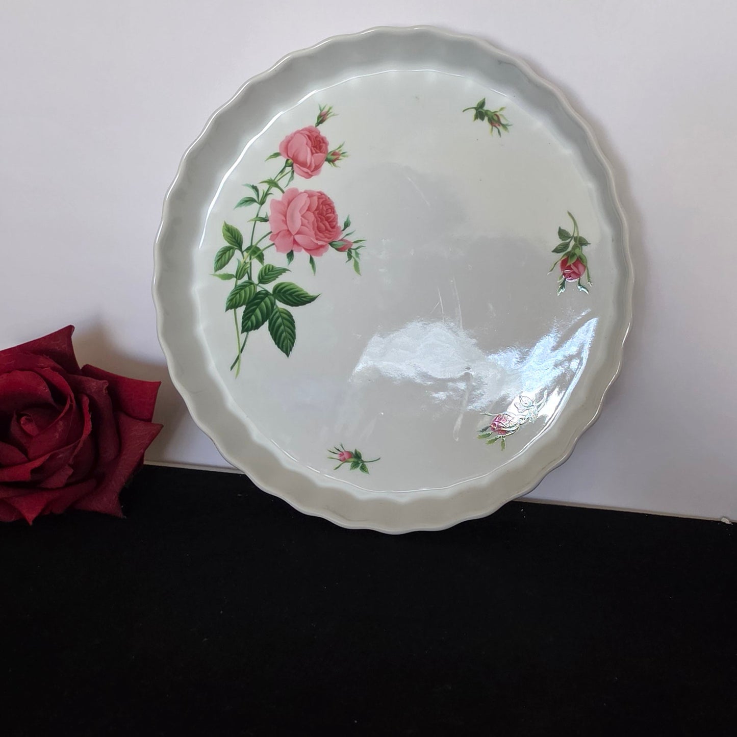 Christineholm 9” Rose Decorative Quiche Dish