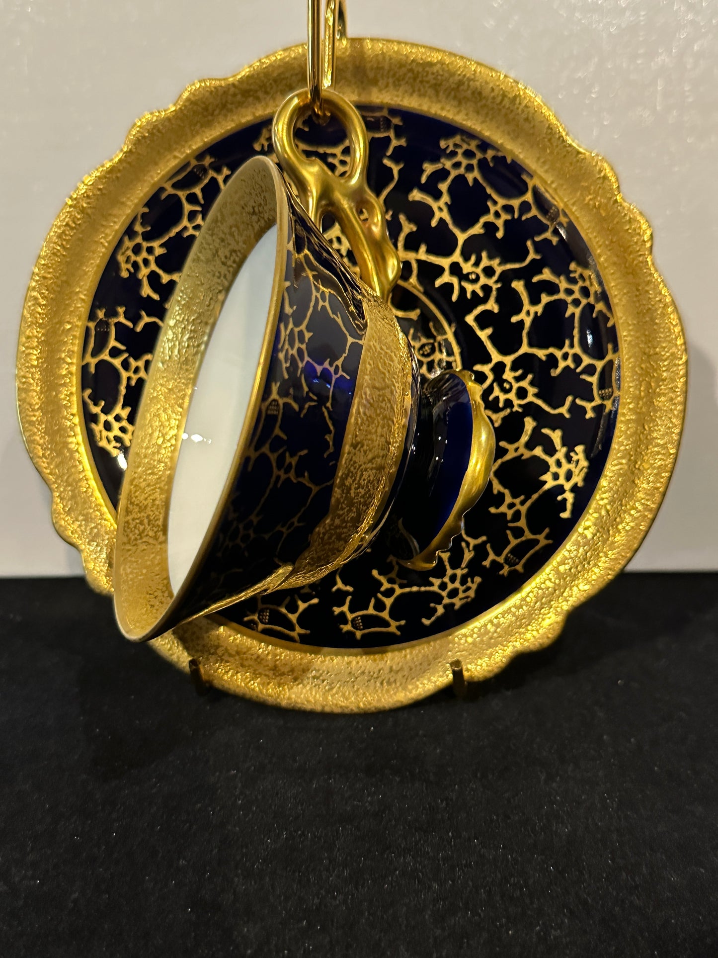 JLMENAU Echt Kobalt Tea Cup & Saucer 24K Gold