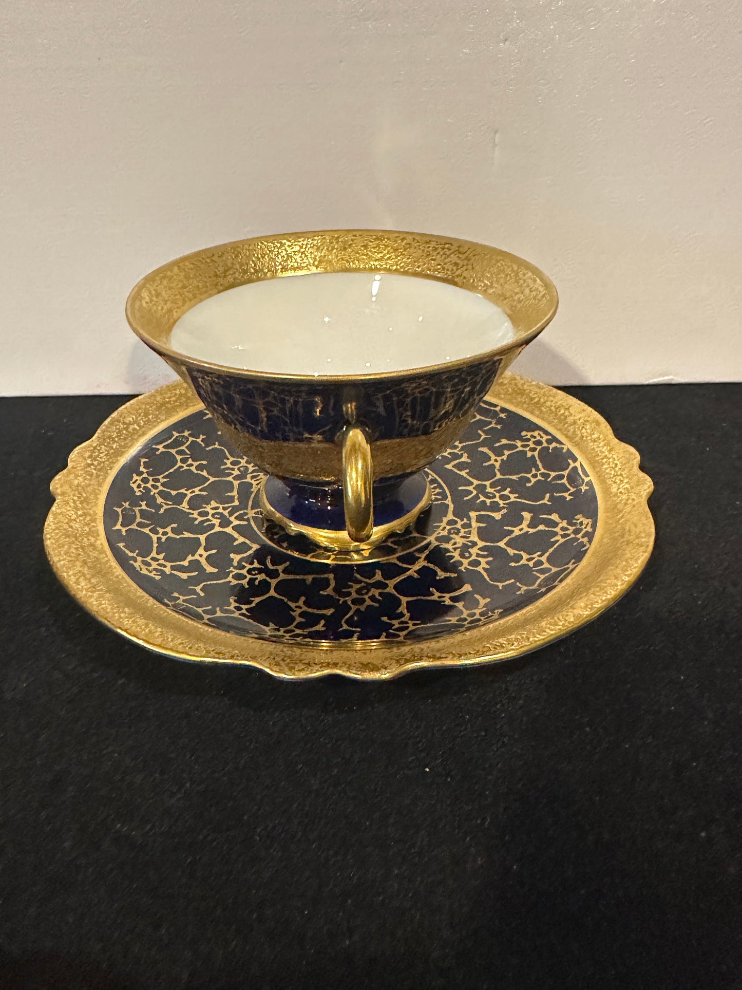 JLMENAU Echt Kobalt Tea Cup & Saucer 24K Gold