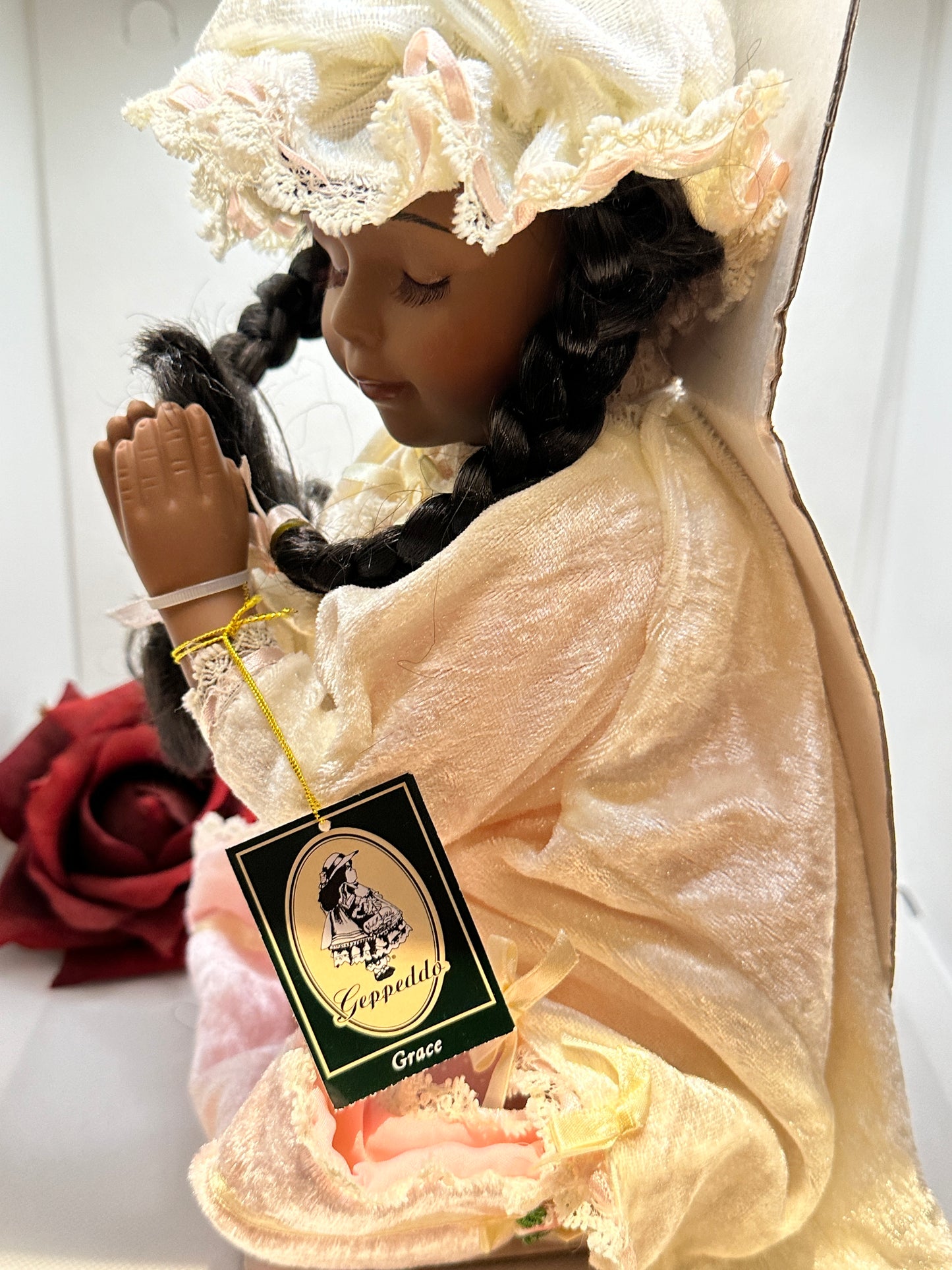 Geppeddo Porcelain Doll Grace / Praying