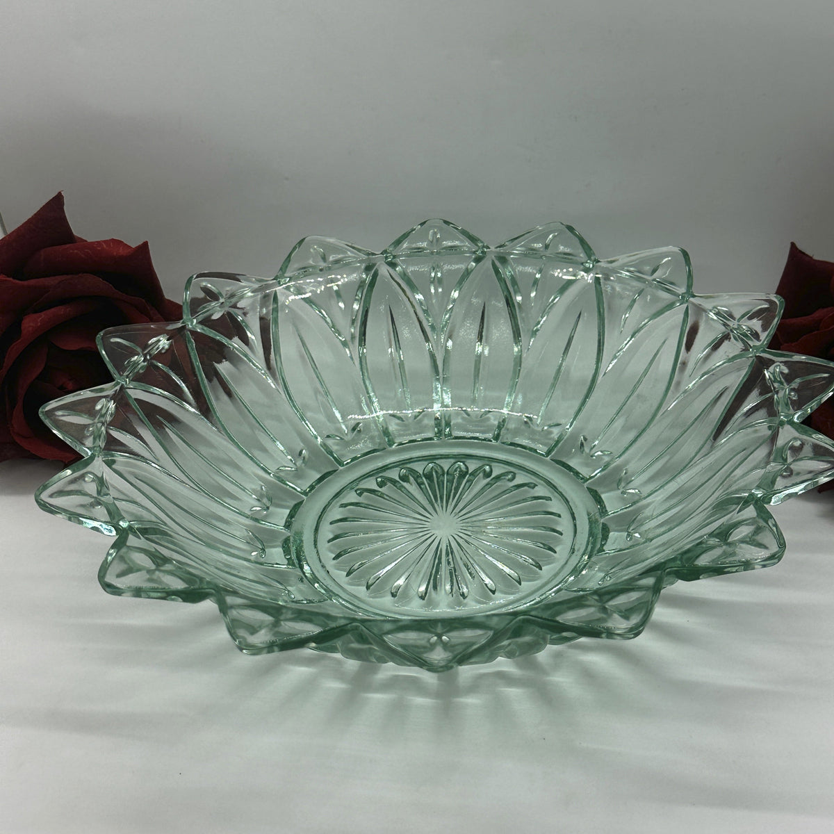 10" FEDERAL GLASS PETAL FLOWER BOWL GREEN