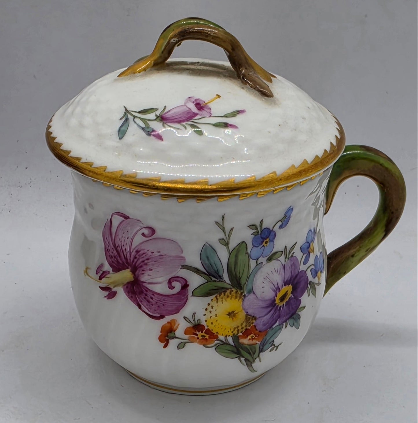Royal Copenhagen #1542 Saxon Flower Porcelain Pot de Creme with lid
