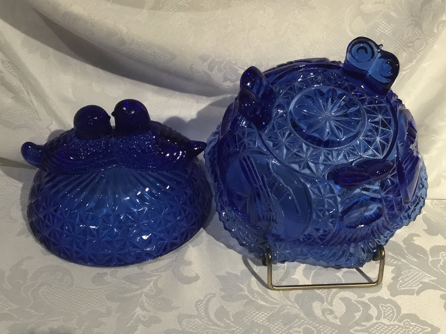 Original Hofbauer Byreds Cobalt Blue Glass 3-Footed Candy Dish w/Love Birds